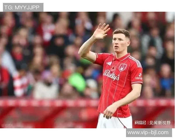 曼联继续追逐埃利奥特安德森作为主要引援目标的最新动态